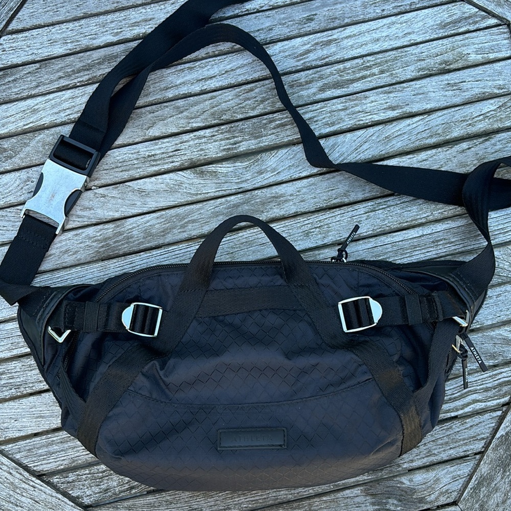 Athleta large Excursion belt bag